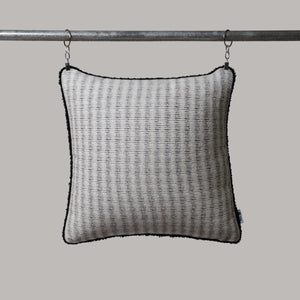 ecomposer-color-light-grey---black-piping,ecomposer-size-45cm-x-45cm
