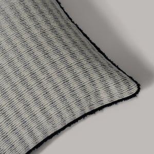 ecomposer-color-light-grey---black-piping,ecomposer-size-45cm-x-45cm