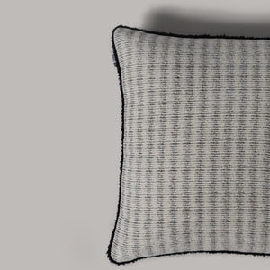 ecomposer-color-light-grey---black-piping,ecomposer-size-45cm-x-45cm