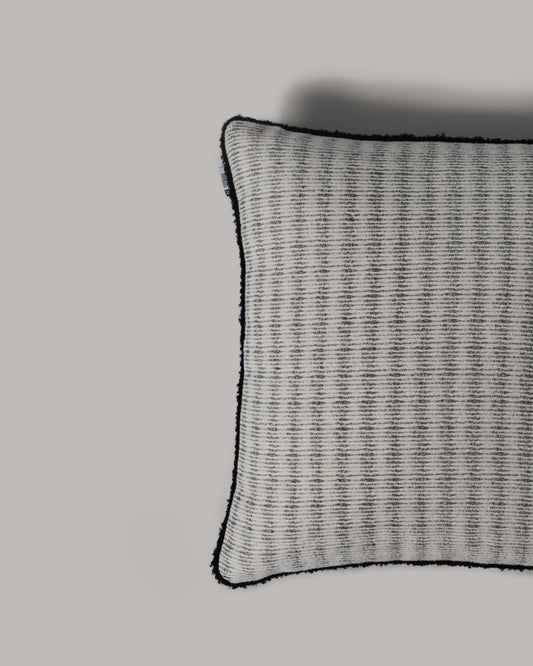 ecomposer-color-light-grey---black-piping,ecomposer-size-45cm-x-45cm