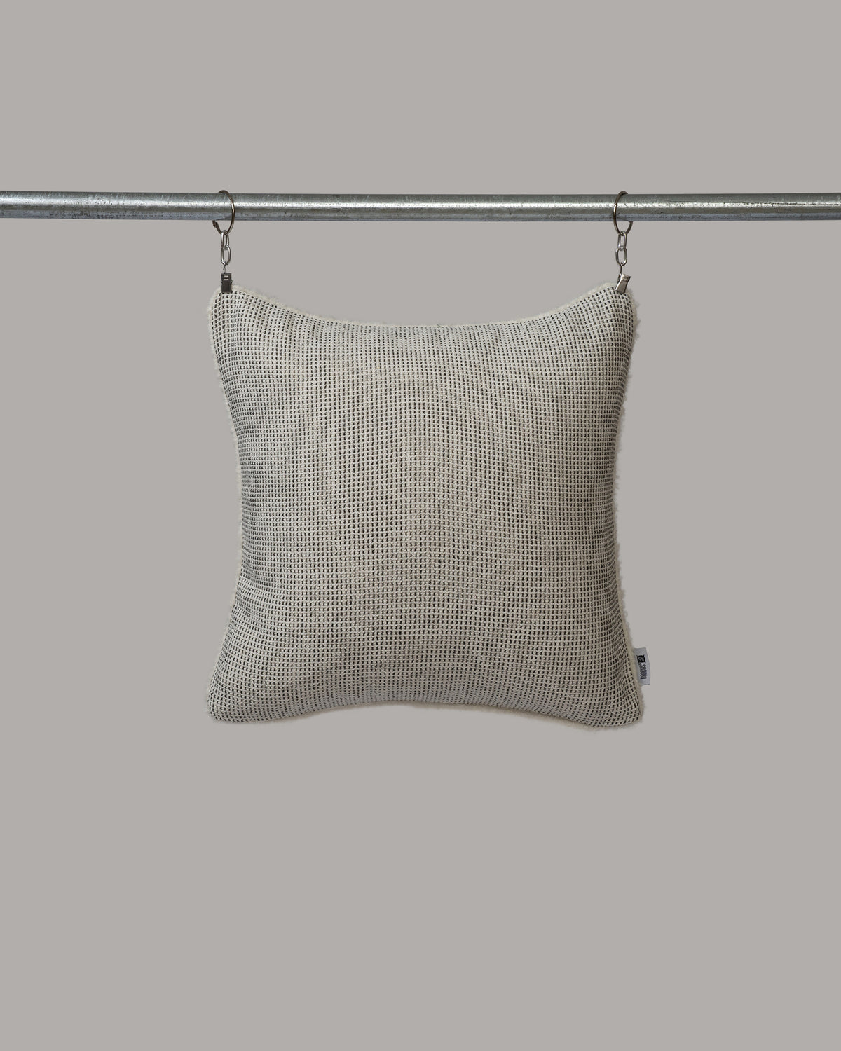 ecomposer-color-light-grey---white-piping,ecomposer-size-45cm-x-45cm