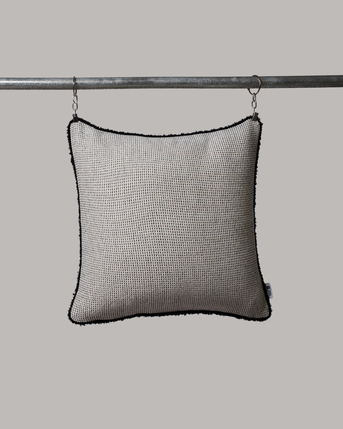 ecomposer-color-light-grey---black-piping,ecomposer-size-45cm-x-45cm