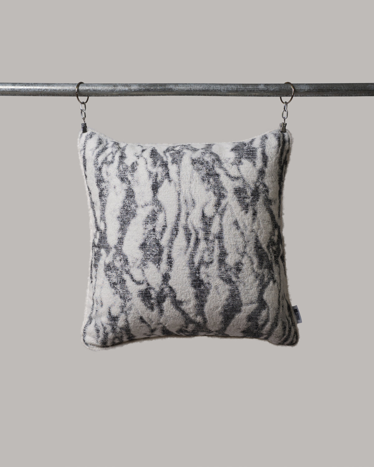 ecomposer-color-soft-white---white-piping,ecomposer-size-45cm-x-45cm