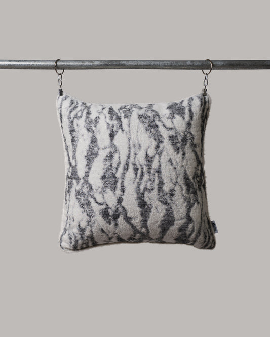 ecomposer-color-soft-white---white-piping,ecomposer-size-45cm-x-45cm