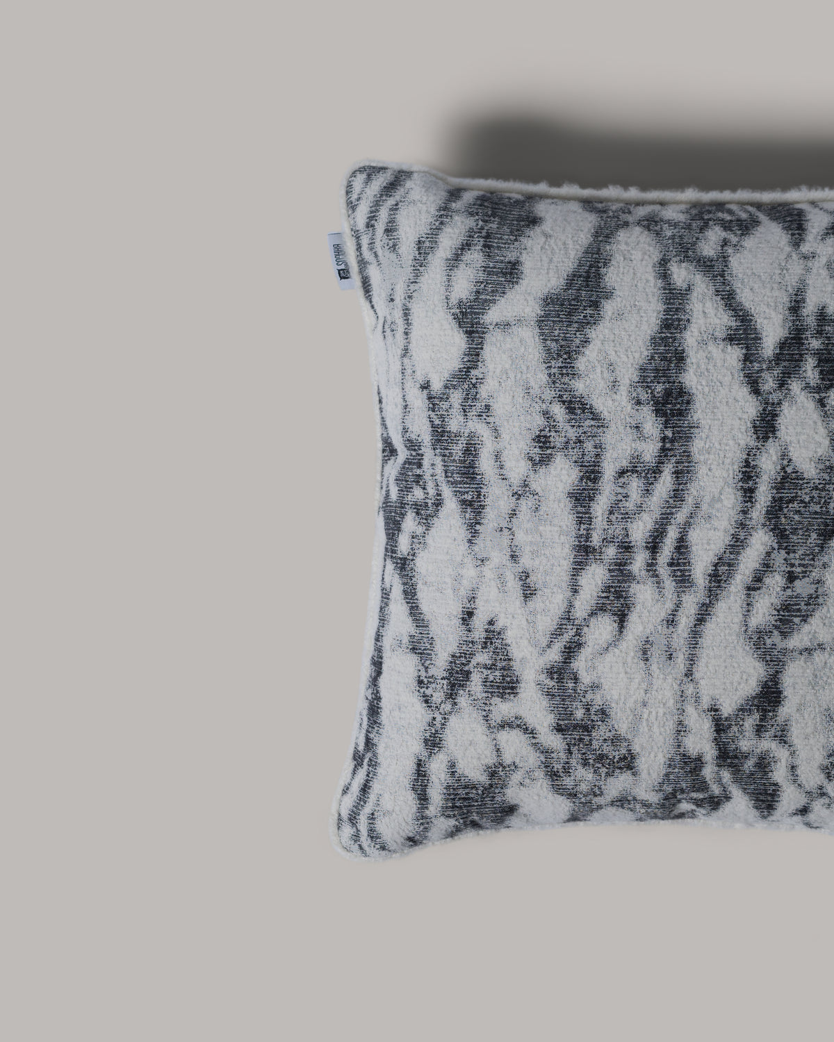 ecomposer-color-soft-white---white-piping,ecomposer-size-45cm-x-45cm
