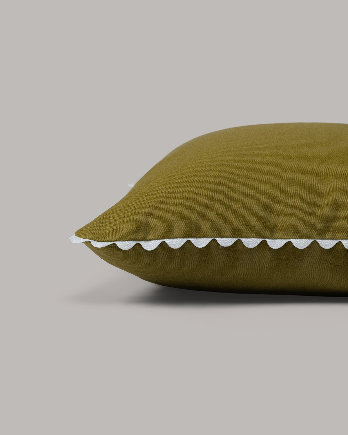 ecomposer-color-olive-brown,ecomposer-size-45cm-x-45cm