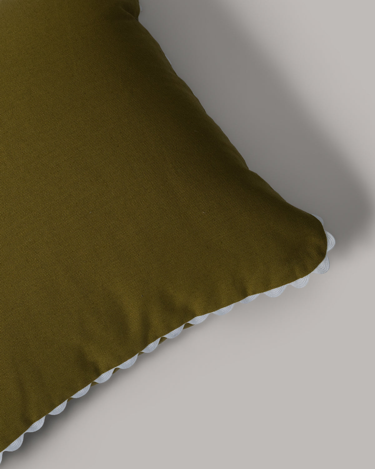 ecomposer-color-olive-brown,ecomposer-size-45cm-x-45cm