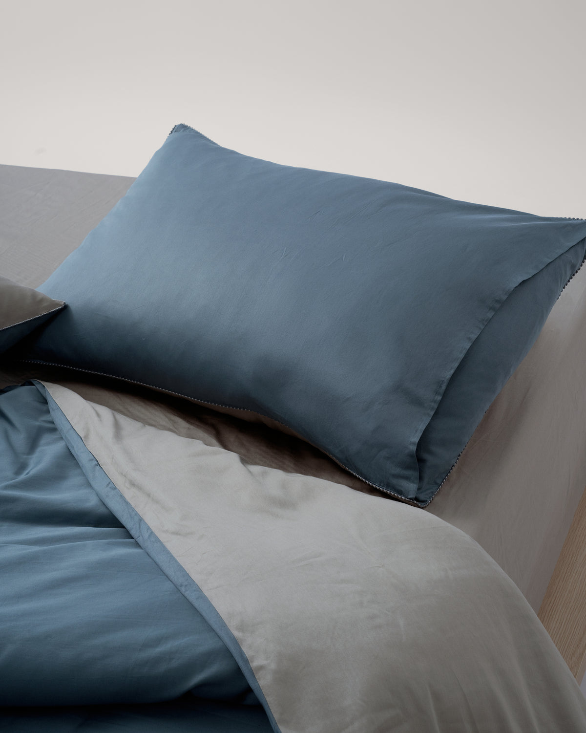 ecomposer-color-medium-grey-+-steel-blue