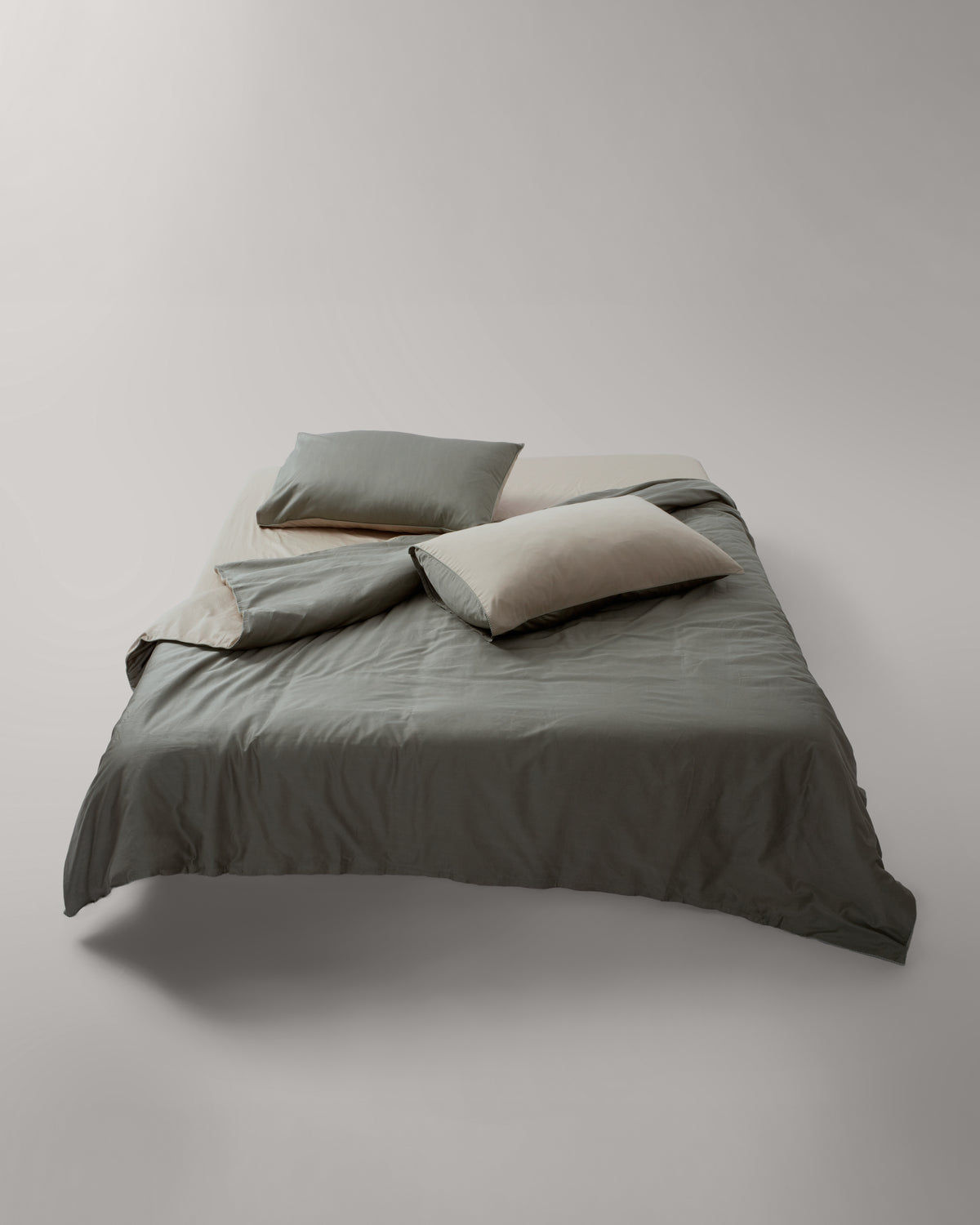 ecomposer-color-oat-beige-+-sage-green