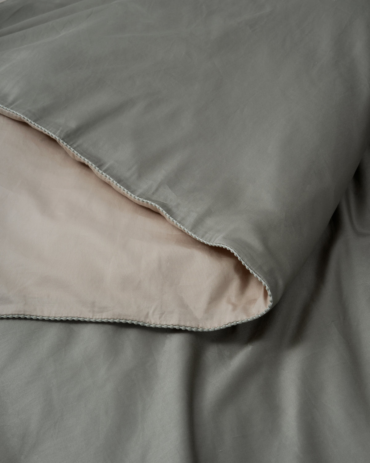 ecomposer-color-oat-beige-+-sage-green