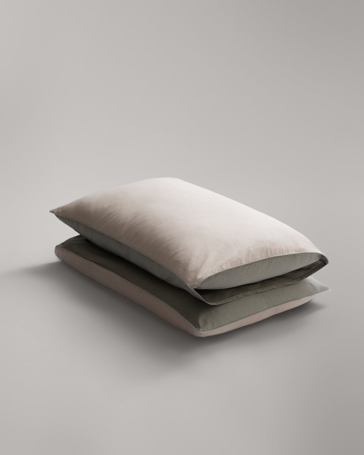 ecomposer-color-oat-beige-+-sage-green